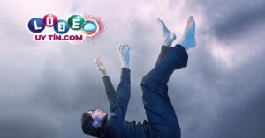 Mơ thấy bị rơi xuống vực dự báo điềm gì? Đánh con gì?