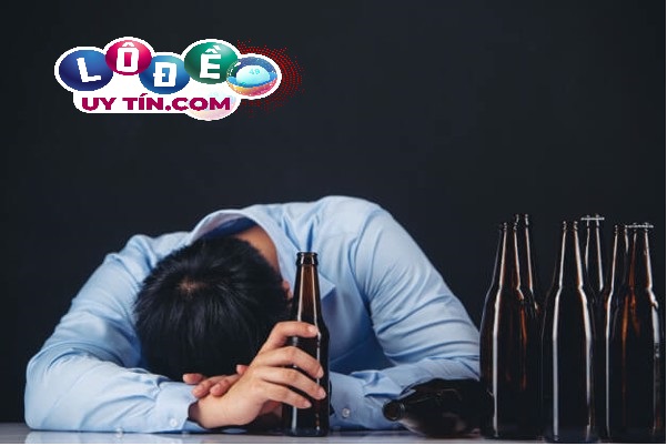 Chiêm bao mơ thấy người say rượu là điềm báo lành hay dữ?