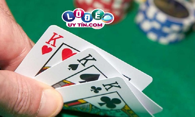 Mơ đánh bài đánh con gì đẹp nhất, điềm tốt hay xấu?